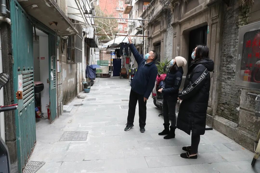 积极探索“上门办信” ，用情服务市民群众