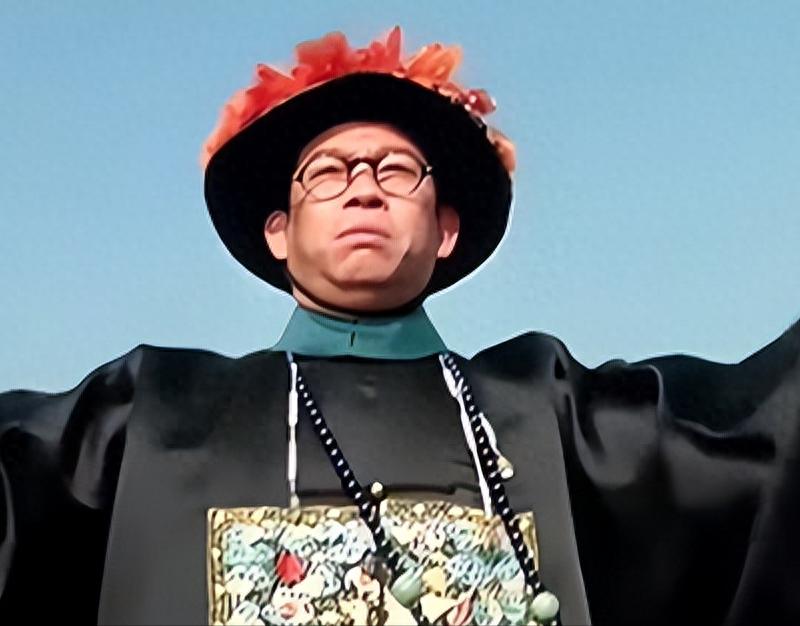 突发！香港知名演员受病魔折磨身体抱恙，因儿子啃老不敢退休