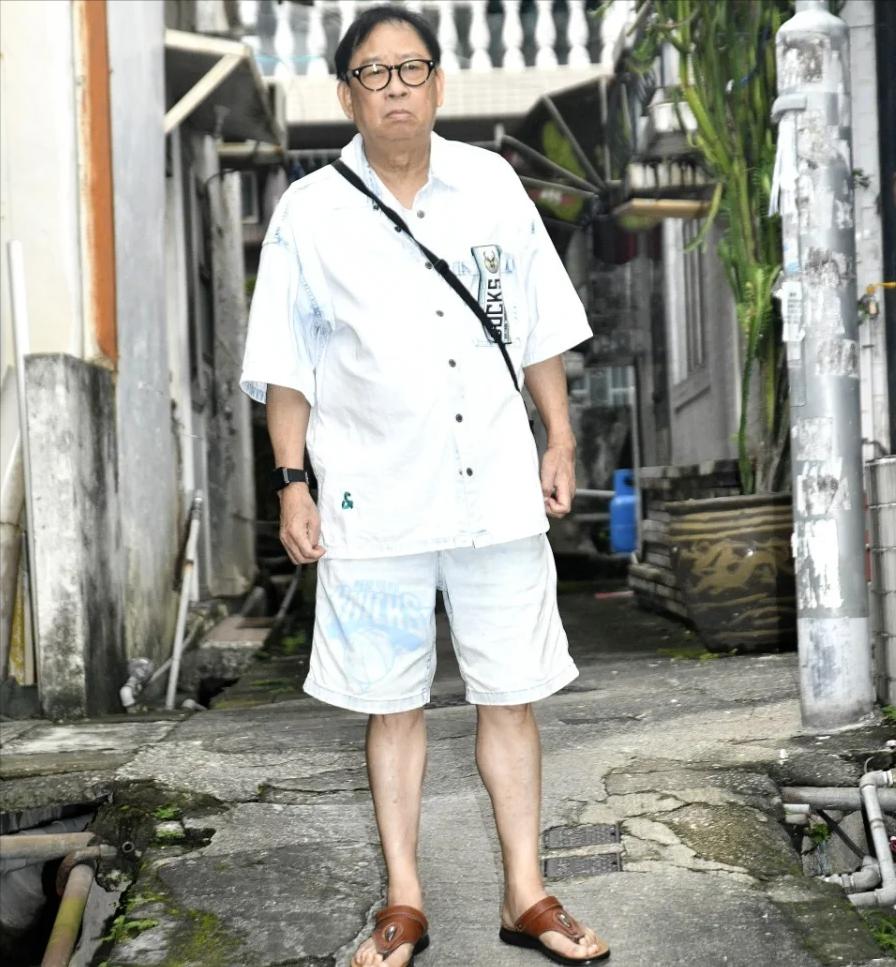 突发!香港知名演员受病魔折磨身体抱恙,因儿子啃老不敢退休