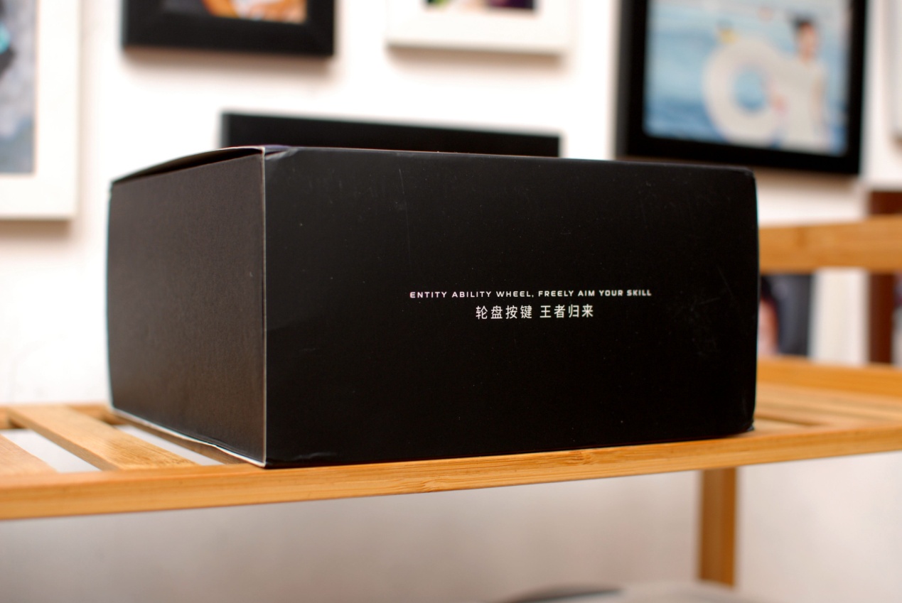 飞智八爪鱼2手柄体验，网友：可拖动轮盘按键，这个设计碉堡了