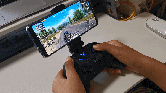 飞智八爪鱼2手柄体验，网友：可拖动轮盘按键，这个设计碉堡了