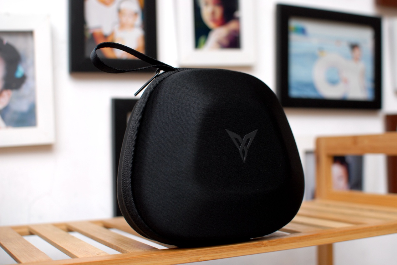 飞智八爪鱼2手柄体验，网友：可拖动轮盘按键，这个设计碉堡了