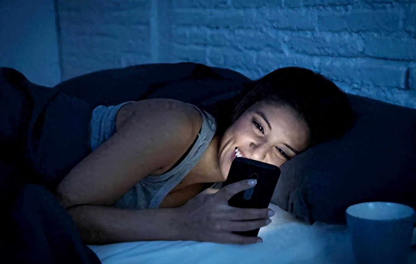 为什么黄色网站能让你免费看？看清真相后，你还敢继续浏览吗？