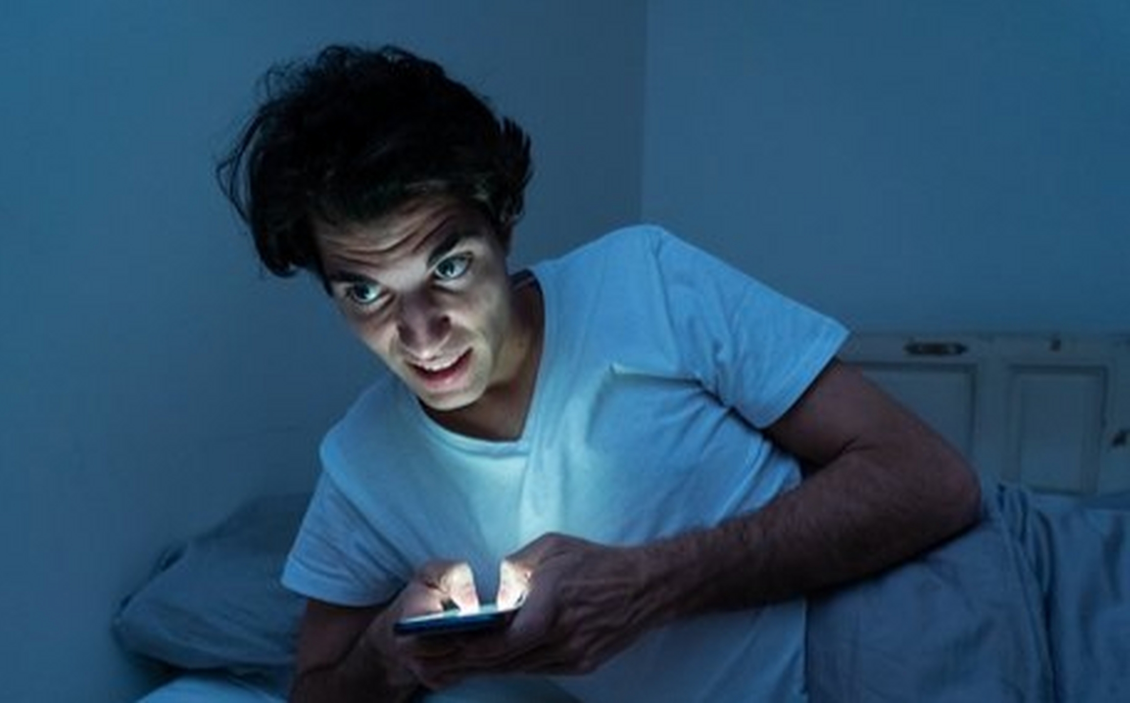 为什么黄色网站能让你免费看？看清真相后，你还敢继续浏览吗？