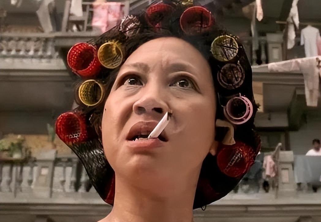 元华:曾是李小龙替身,成龙的同门师兄,遇到周星驰才大火