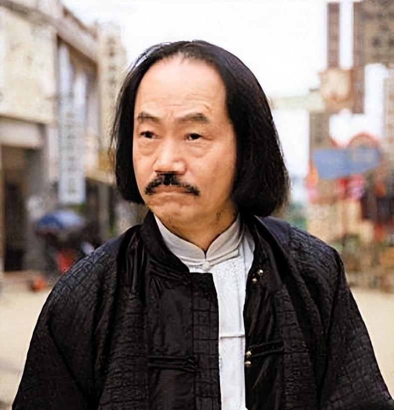 元华:曾是李小龙替身,成龙的同门师兄,遇到周星驰才大火
