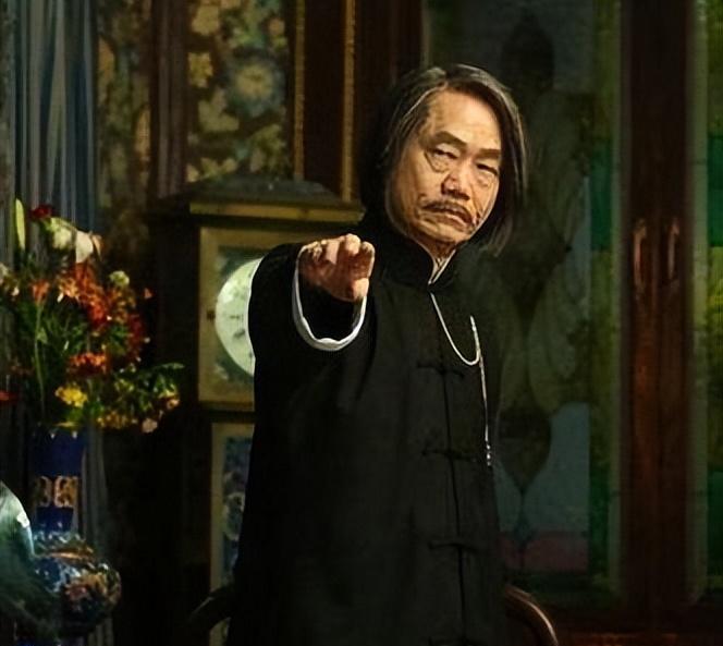 元华:曾是李小龙替身,成龙的同门师兄,遇到周星驰才大火