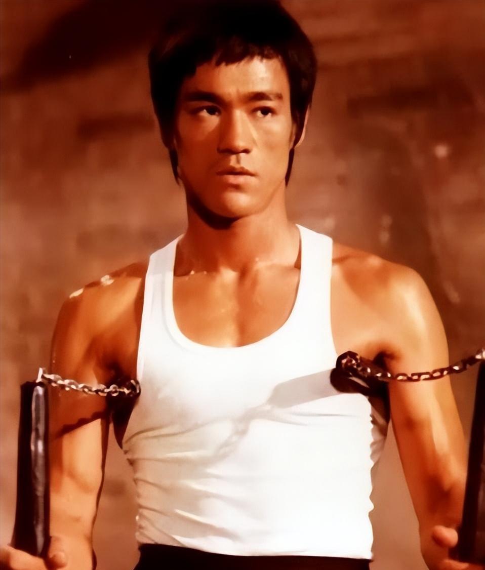 元华:曾是李小龙替身,成龙的同门师兄,遇到周星驰才大火