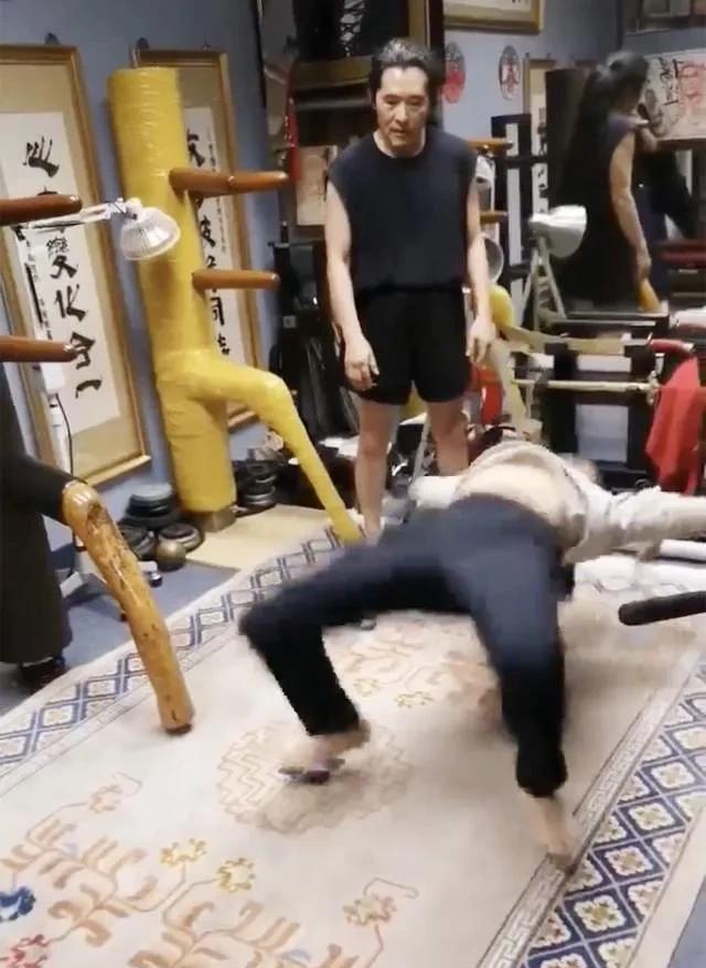 还记得《功夫》里的包租公吗?如今70岁的他近况曝光