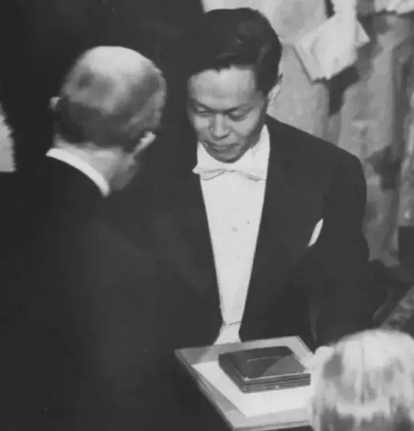 霍金走后，才意识到杨振宁原来这么牛逼