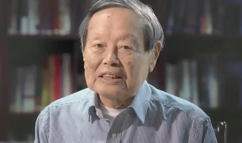 功在世界 心怀家国！一文回顾科学巨擘杨振宁先生的一生