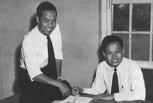 杨振宁百年人生：比婚姻更牛的，是放弃美国国籍