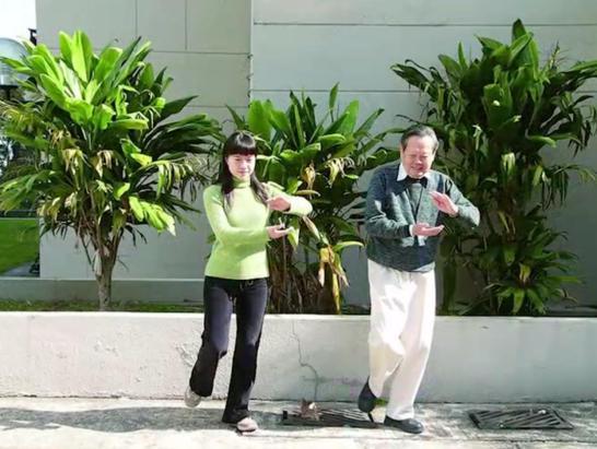 杨振宁百年人生：比婚姻更牛的，是放弃美国国籍