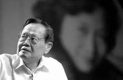 杨振宁百年人生：比婚姻更牛的，是放弃美国国籍