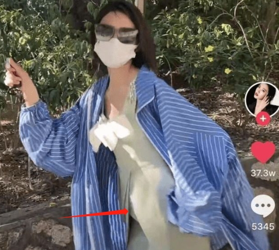 唐艺昕被疑怀二胎，穿老公张若昀外套甜蜜撒糖，本人火速发文辟谣