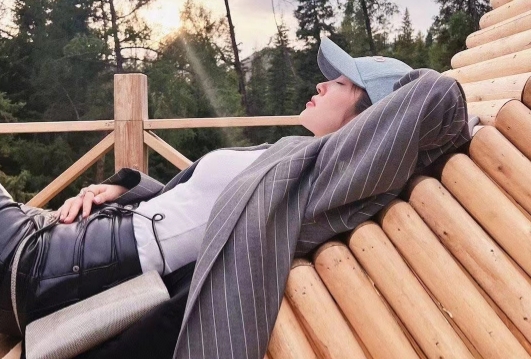 唐艺昕被疑怀二胎，穿老公张若昀外套甜蜜撒糖，本人火速发文辟谣