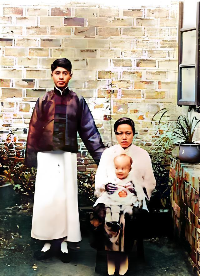 他高知高帅，对无才无貌的小脚妻子情有独钟，儿子杨振宁道出真相