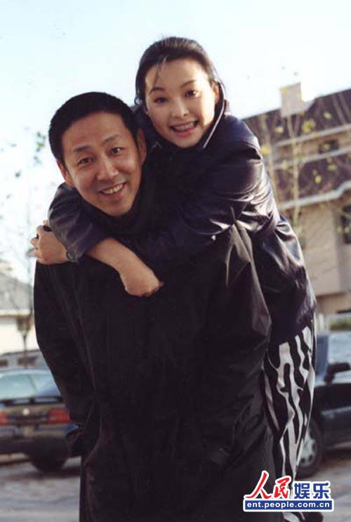 袁立躺枪因网友言论痛哭 20年情史揭秘(组图)