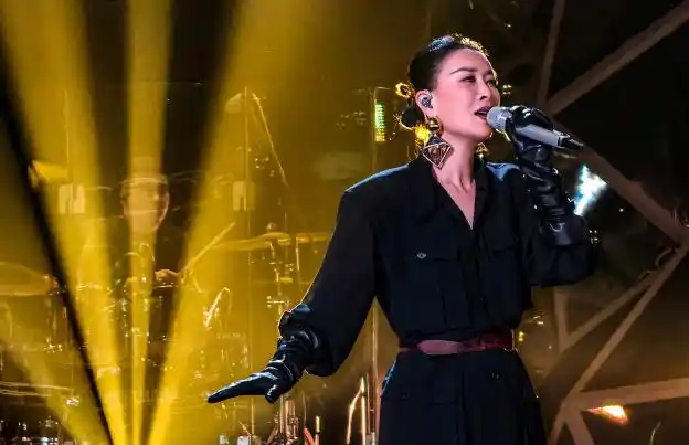 《歌手》第5期排名出炉:那英第二,张钰琪成黑马,杭盖乐队出局