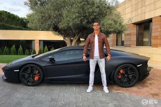 穷人远处观望的4大“豪车”，一辆跑车28.3亿，蹭下漆都心疼