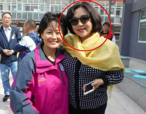 详细阅读:揭秘众明星神秘原配:张国立前妻溺爱儿子未再嫁 揭秘众明星神秘原配:张国立前妻溺爱儿子未再嫁