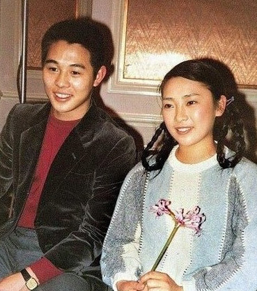 揭秘众明星神秘原配：张国立前妻溺爱儿子未再嫁