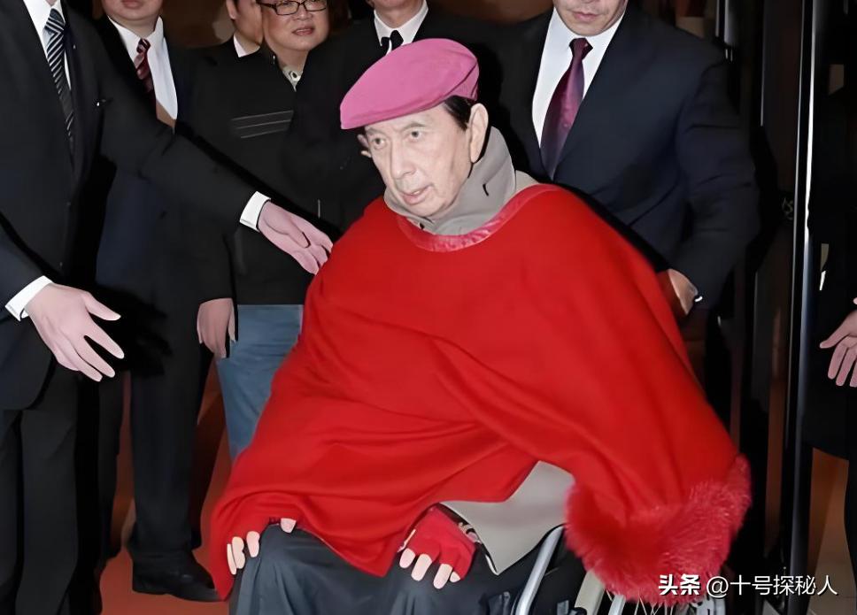 临终将“私生子”托付给何超琼,赌王下的这盘大棋,五年后才看懂