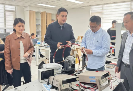 胡旭带队赴上海考察招商