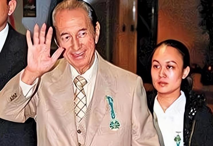 赌王“五姨太”郑咏诗：护工上位，拿上亿分手费，转身高调嫁初恋