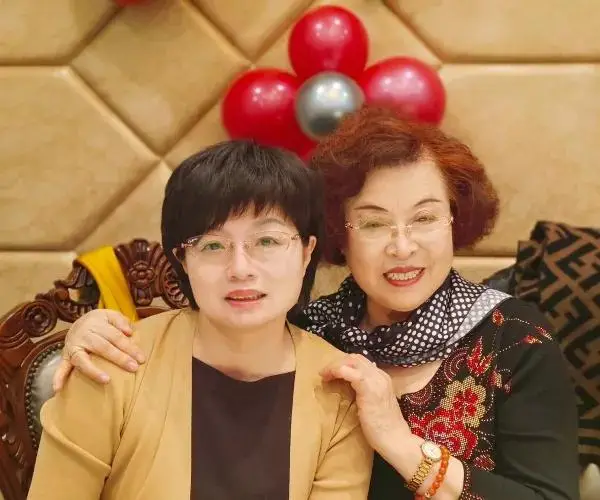 定格精彩，共赴新程——梦之队成立13周年新年庆典圆满举行，共绘公益新蓝图