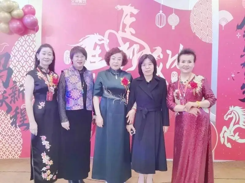 定格精彩，共赴新程——梦之队成立13周年新年庆典圆满举行，共绘公益新蓝图