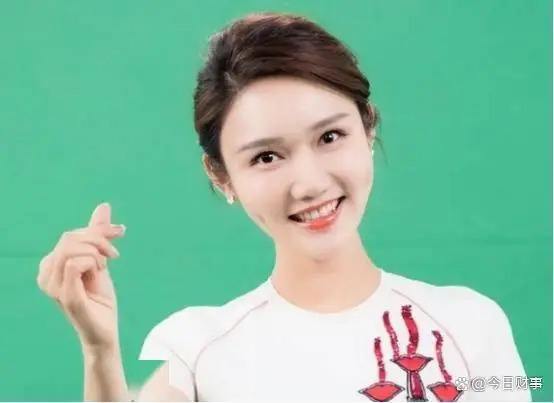 11个美女，是央视各频道的“当家花旦”，“六公主”尤其性感