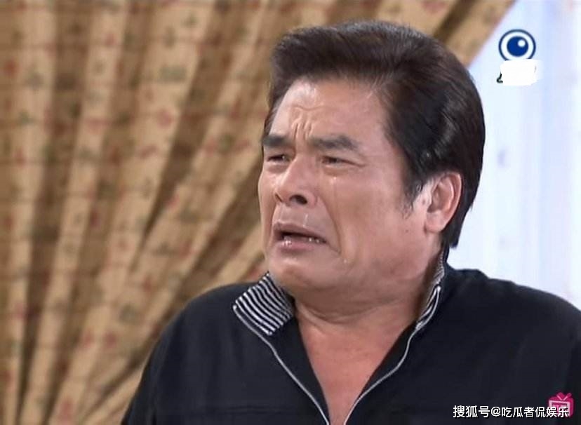 他是72岁视帝，一妻五妾最小的20岁，后来全跑光留他一人凄惨度日