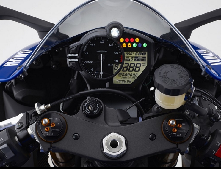 YAMAHA 新一代YZF-R6，帅气的实力派，价格也是惊人啊