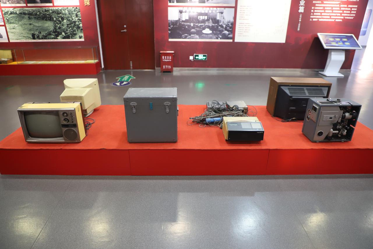 “追寻初心光辉印记”系列报道 镌刻在中华世纪坛的功勋——河南油田人石油精神探寻