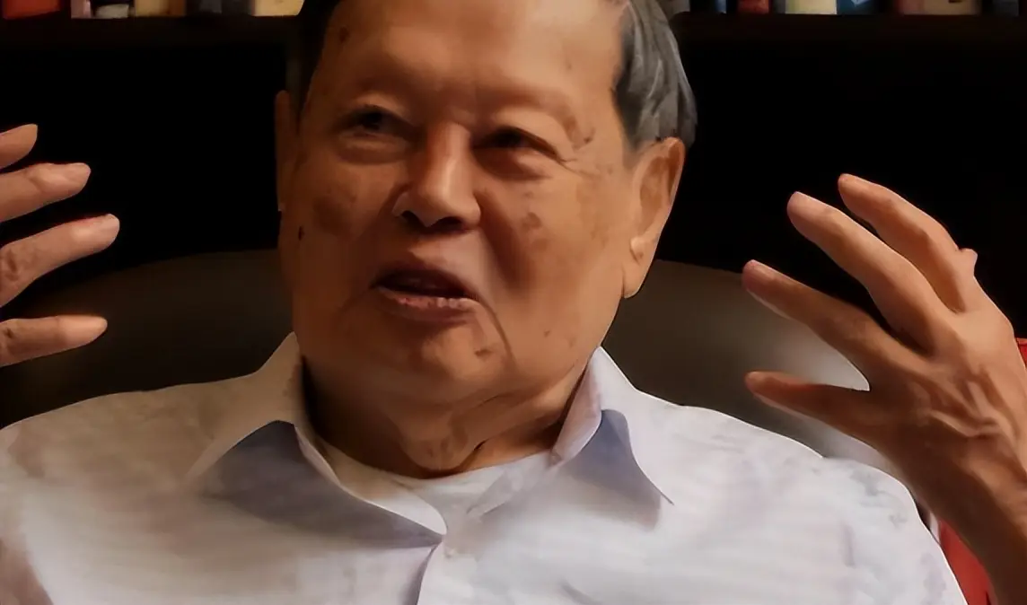 杨振宁的“长寿秘诀”：最核心的并不是多运动、喝水，而是这4点