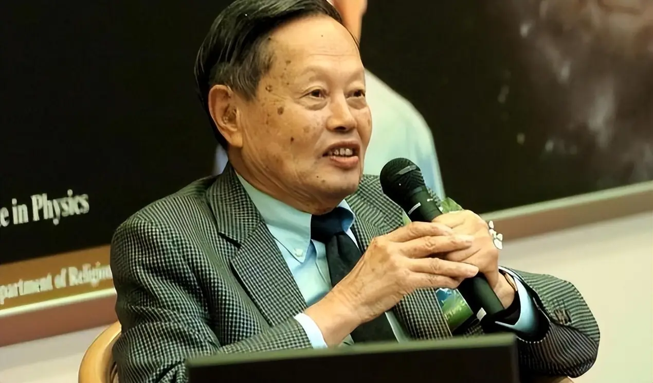 杨振宁的“长寿秘诀”：最核心的并不是多运动、喝水，而是这4点