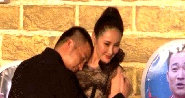 内娱的明星有多离谱,强吻袭胸掀衣服,“假戏真做”太可怕