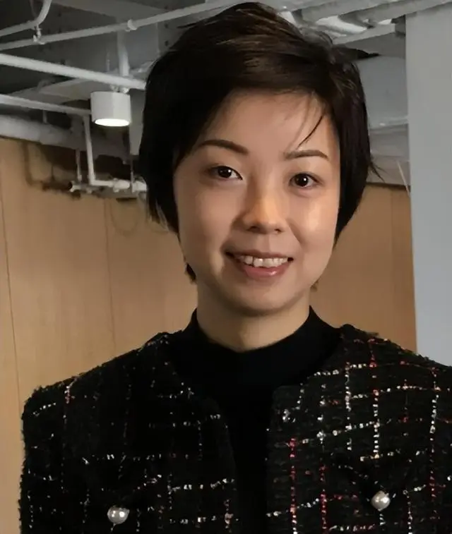 身价300亿富商徐威，宠袁立12年，缘何转身娶奥运冠军张怡宁？