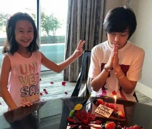 身价300亿富商徐威，宠袁立12年，为何转身迎娶奥运冠军张怡宁？