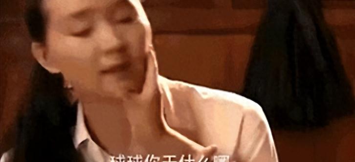 被继子掌掴，亲儿子骂猪头，今复出替夫还债，王艳豪门路有多坎坷