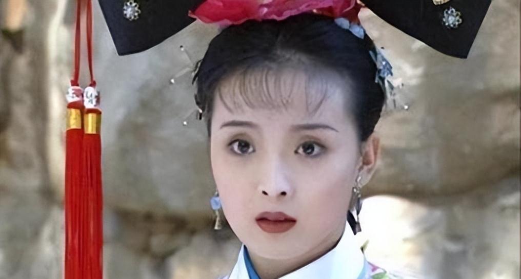 被继子掌掴，亲儿子骂猪头，今复出替夫还债，王艳豪门路有多坎坷