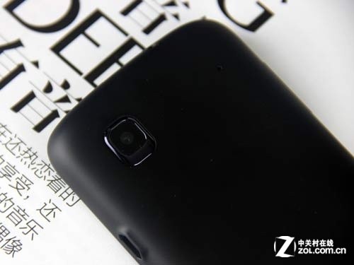 价格"大杀器" 699元双核小辣椒手机评测