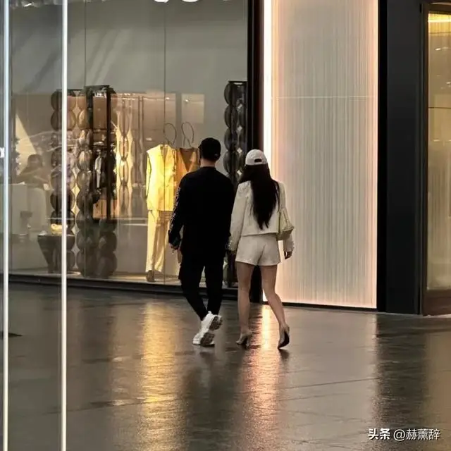 间隔不到2小时，章子怡、汪峰先后发文，网友：终究是森林北输了