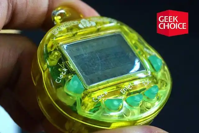 与我朝夕相处的电子宠物，其实是学校旁小铺卖的山寨货