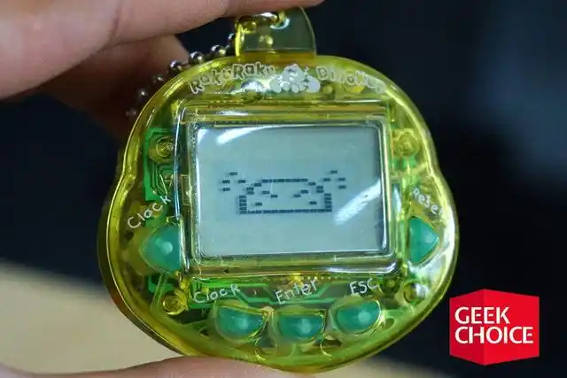 与我朝夕相处的电子宠物，其实是学校旁小铺卖的山寨货