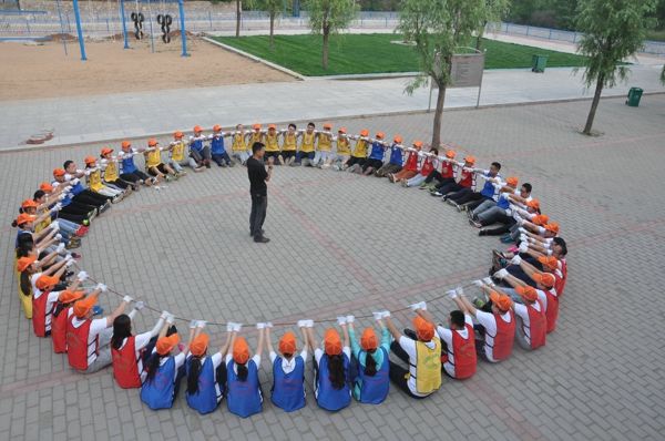 拓展训练游戏：动力圈