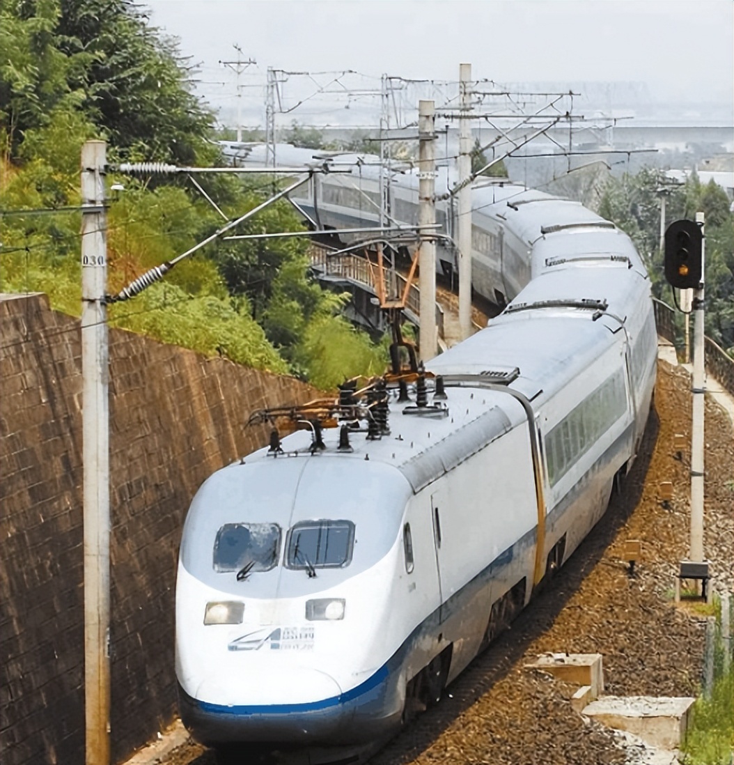 命运多舛！辗转多地的蓝箭号动车组仍被淘汰