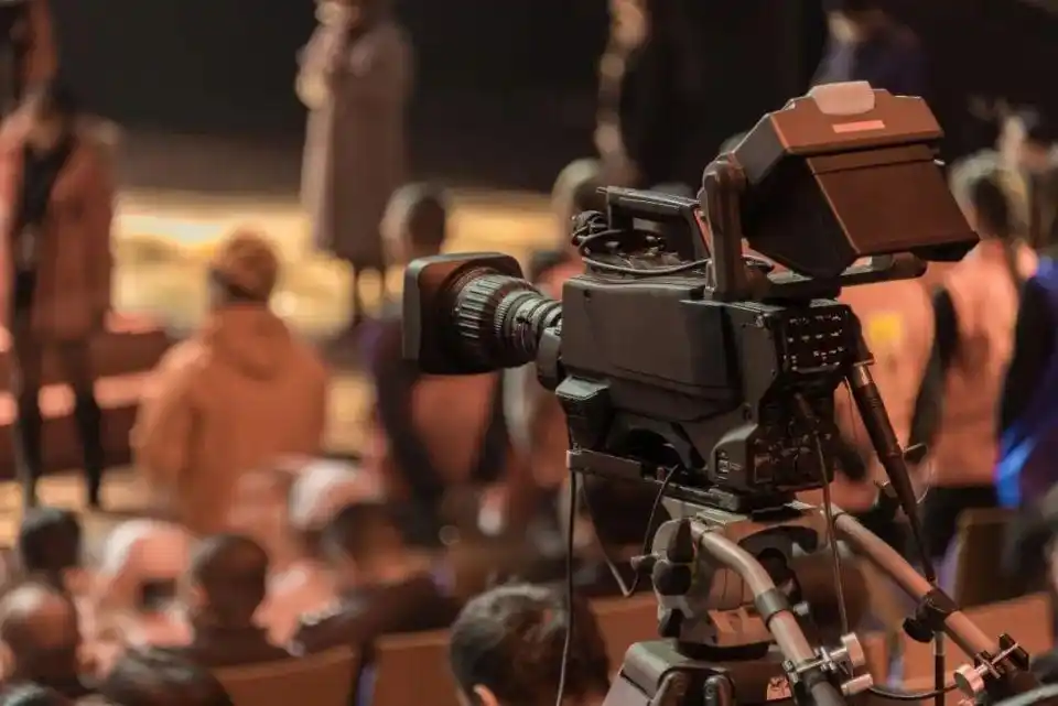 李玟录音引发停播风暴，《中国好声音》12年，到底卷了多少钱？