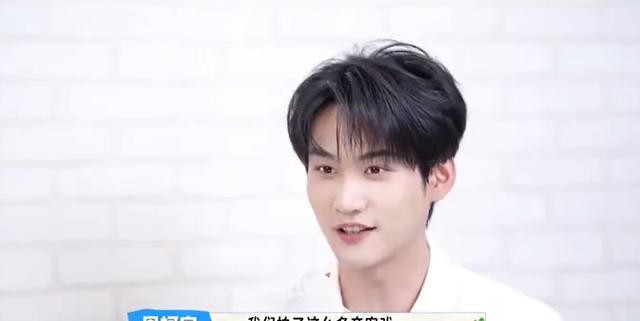 狗仔曝某姐弟恋CP假戏真做！陈妍希周柯宇被猜测，细节都对上了